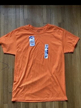 NWT Fruit Of The Loom Size Medium Solid Orange Short Sleeve T-Shirt,Cotton Blend